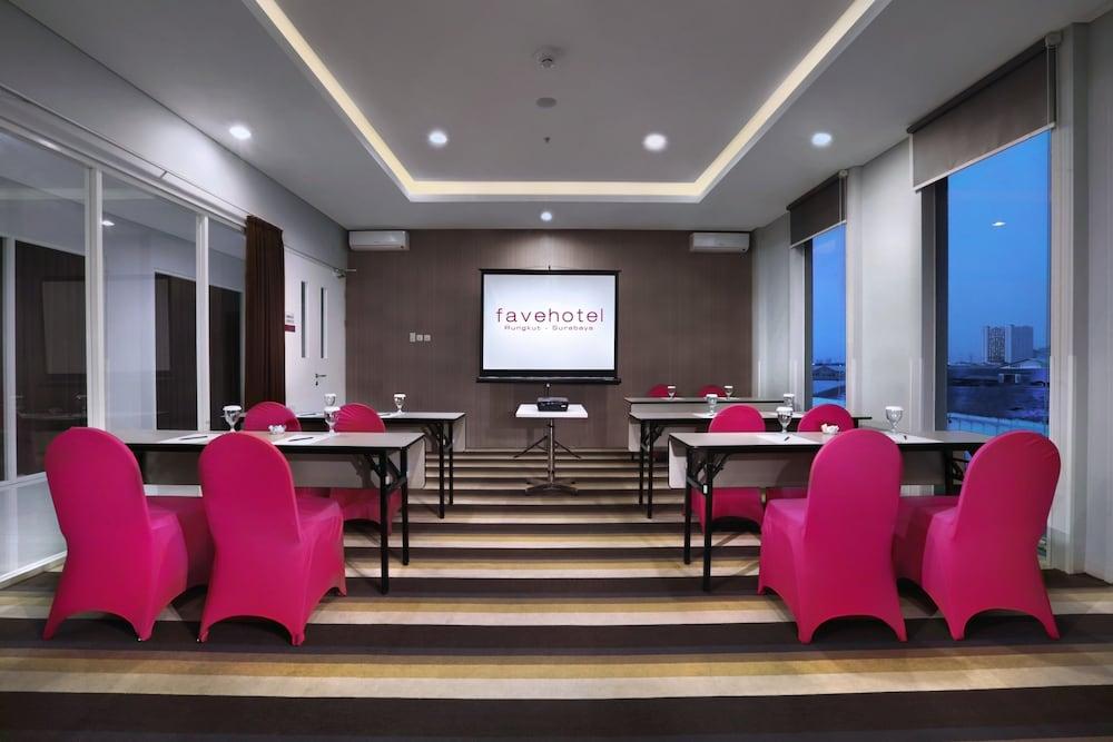 Favehotel Rungkut Surabaya Esterno foto
