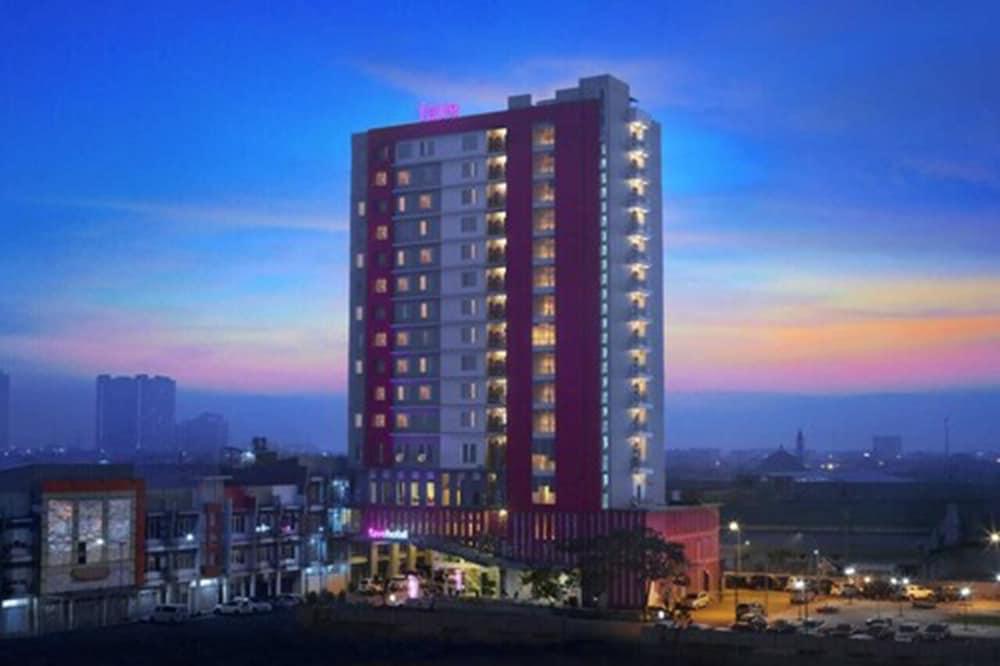 Favehotel Rungkut Surabaya Esterno foto