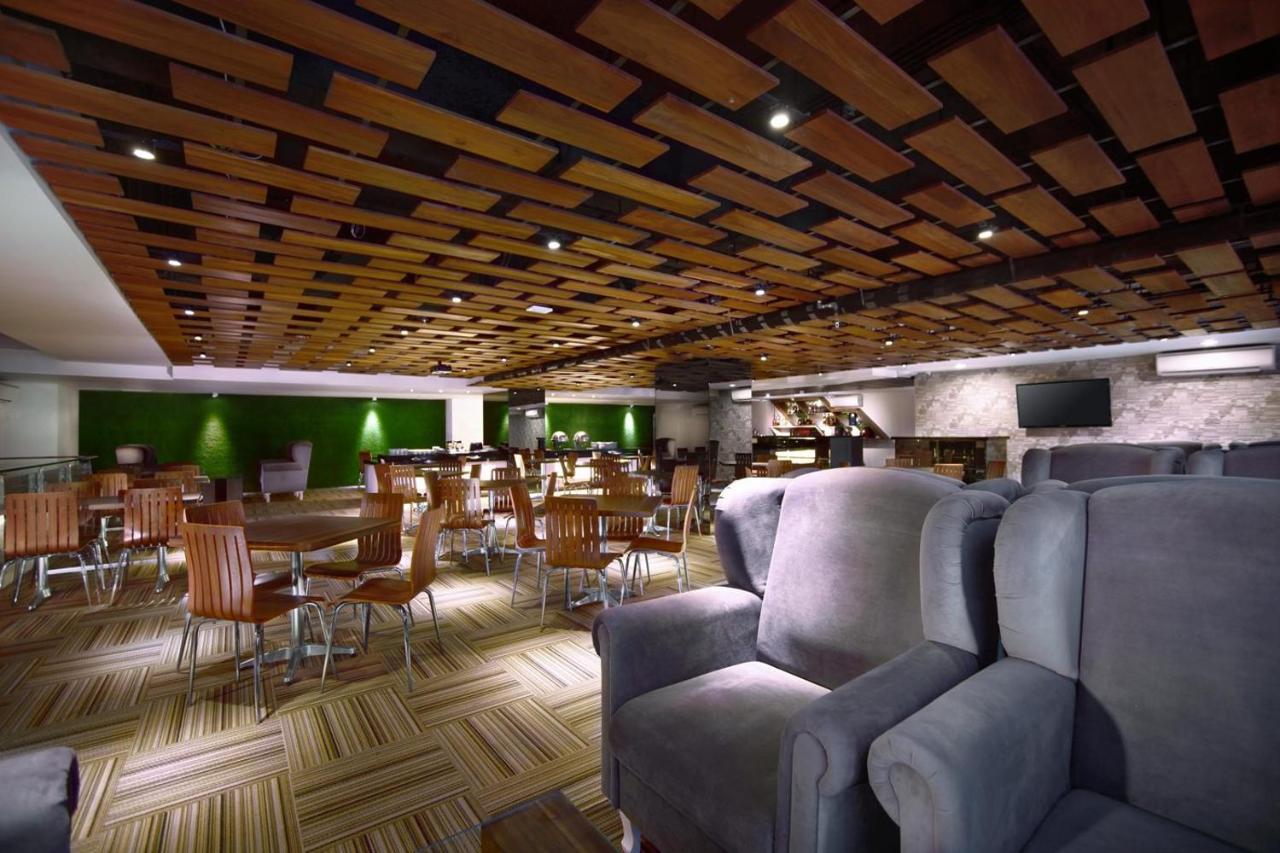 Favehotel Rungkut Surabaya Esterno foto
